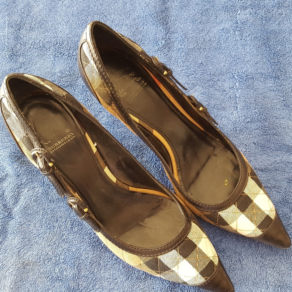 Fabulous Burberry Plaid Heels in Women